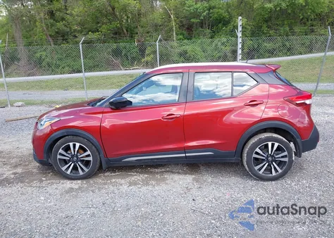 2019 Nissan Kicks Sr from USA, damaged, VIN 3N1CP5CU2KL493953